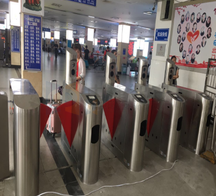 三輥閘進口打卡闡不動作是怎么回事？